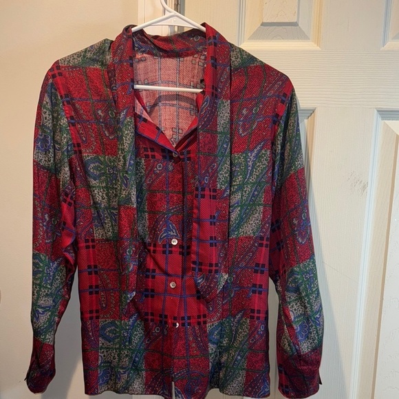 andrew harvey Other - Vibrant Red and Green Casual Button Down Shirt